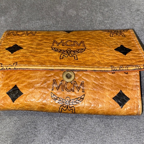 MCM Key Holder - Picture 6 of 8